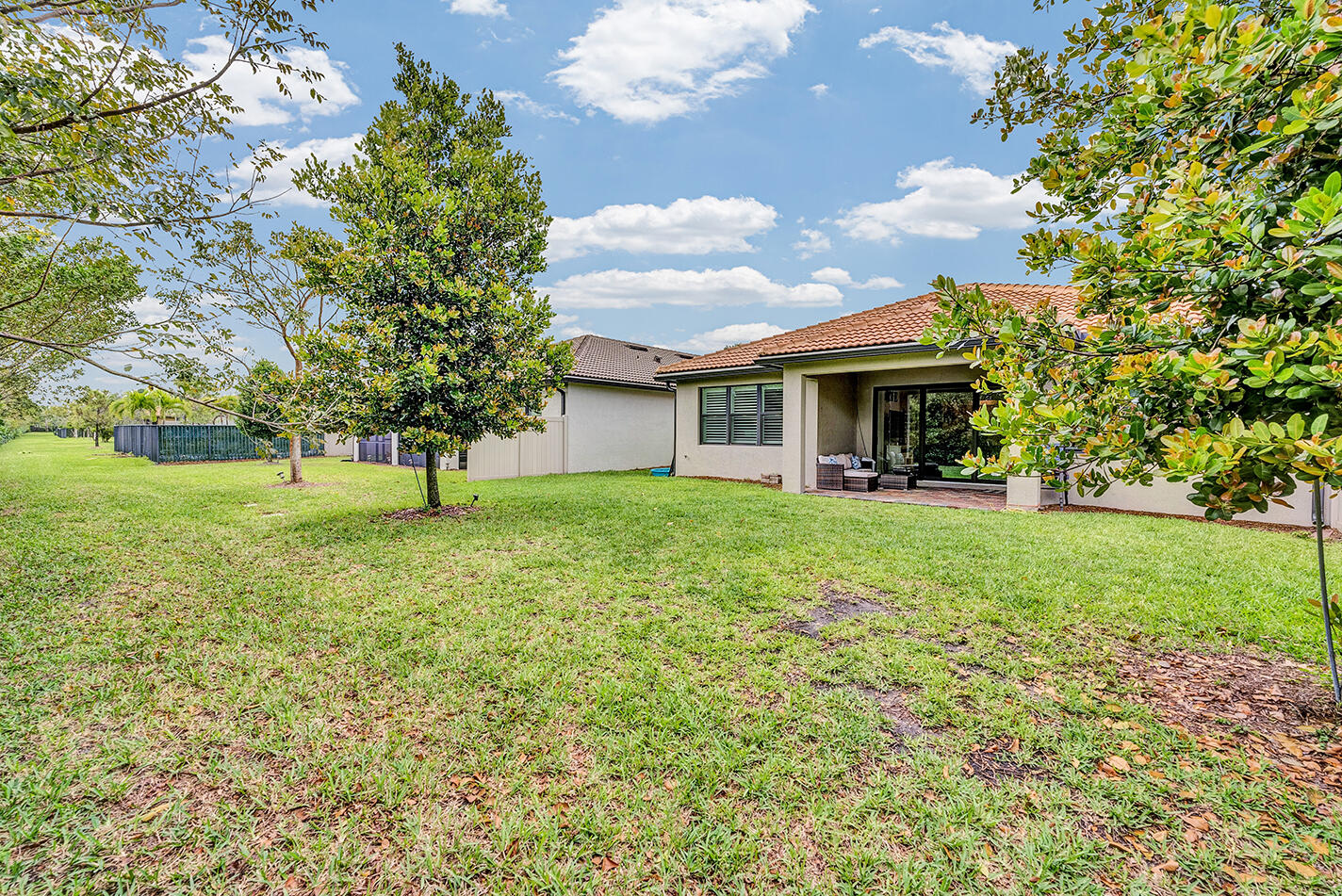 FIELDS AT GULFSTREAM POLO - Residential