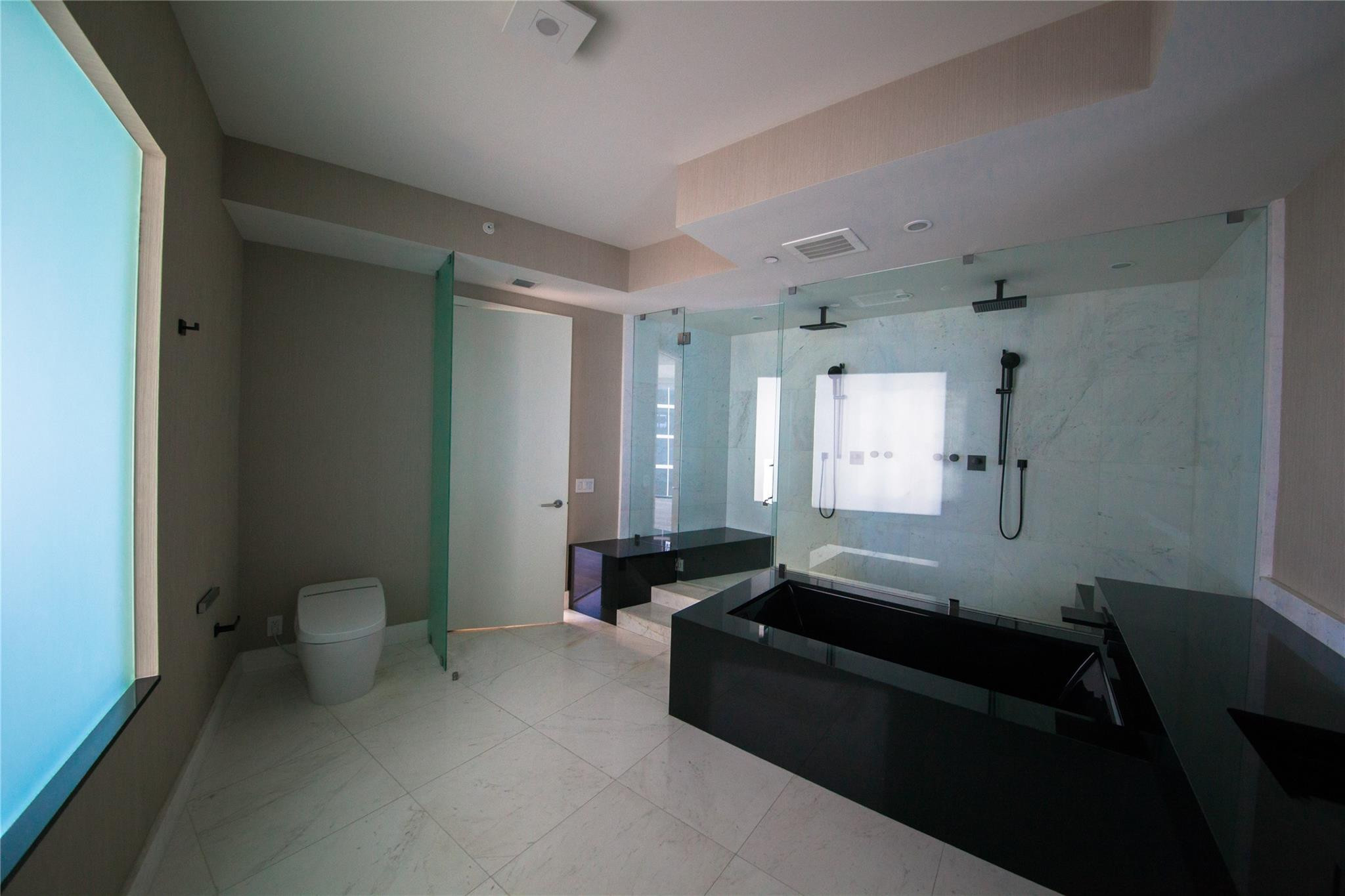 Porsche Design Condo - Residential