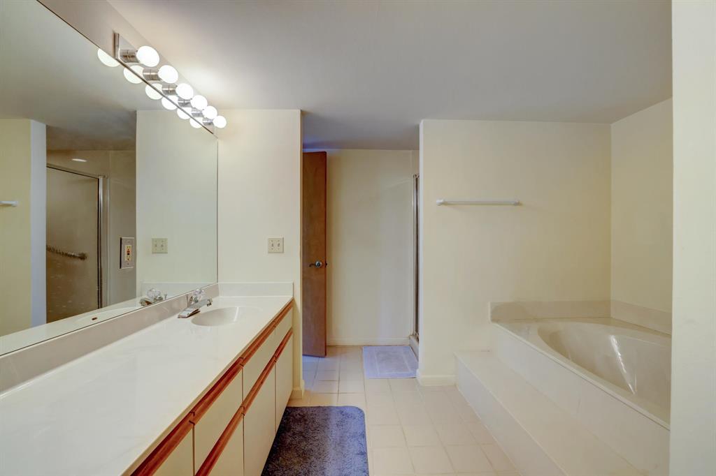 BREAKERS LANDING, A CONDOMINIUM - Residential