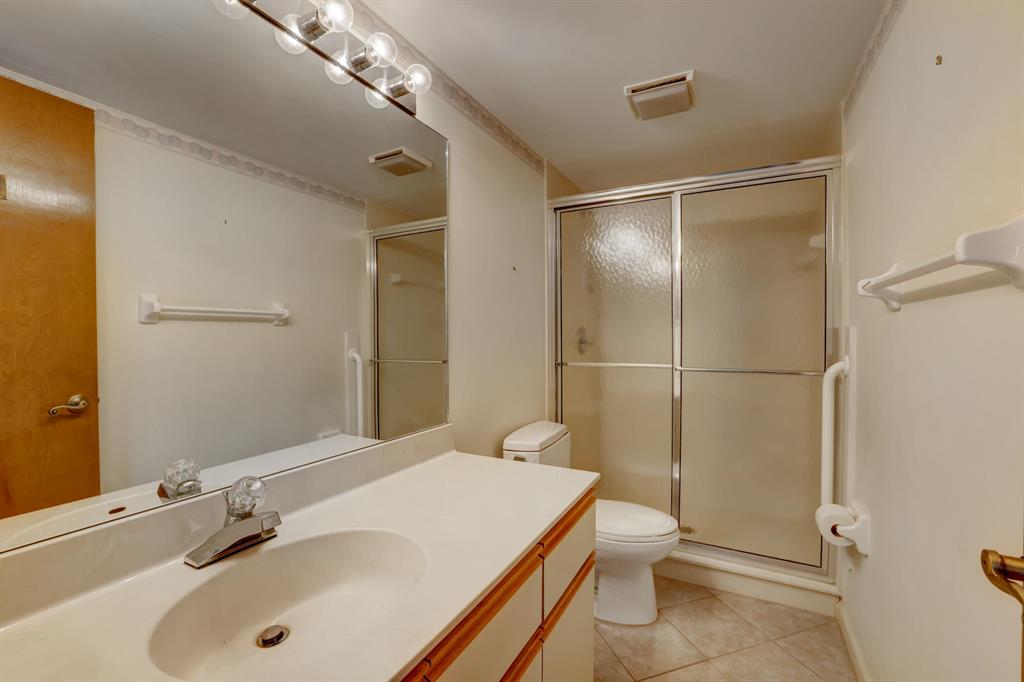 BREAKERS LANDING, A CONDOMINIUM - Residential