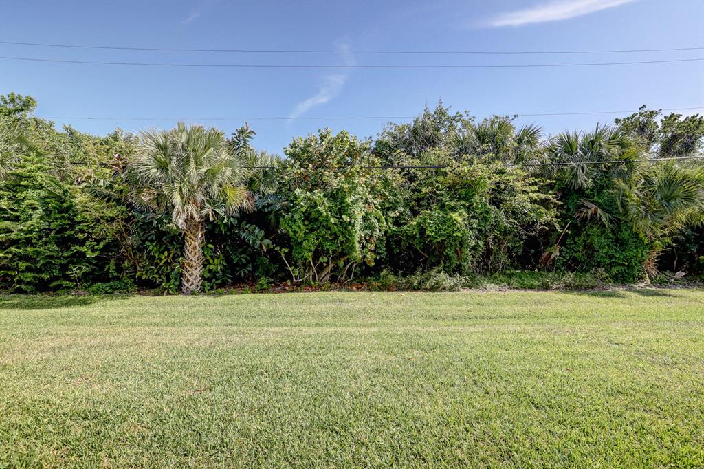 BREAKERS LANDING, A CONDOMINIUM - Residential