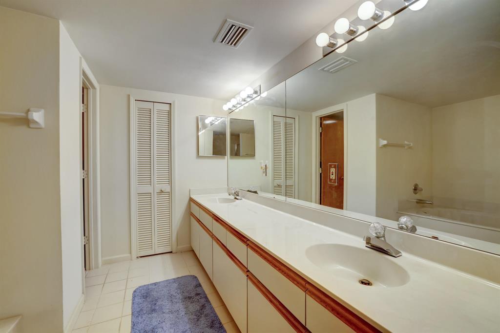 BREAKERS LANDING, A CONDOMINIUM - Residential