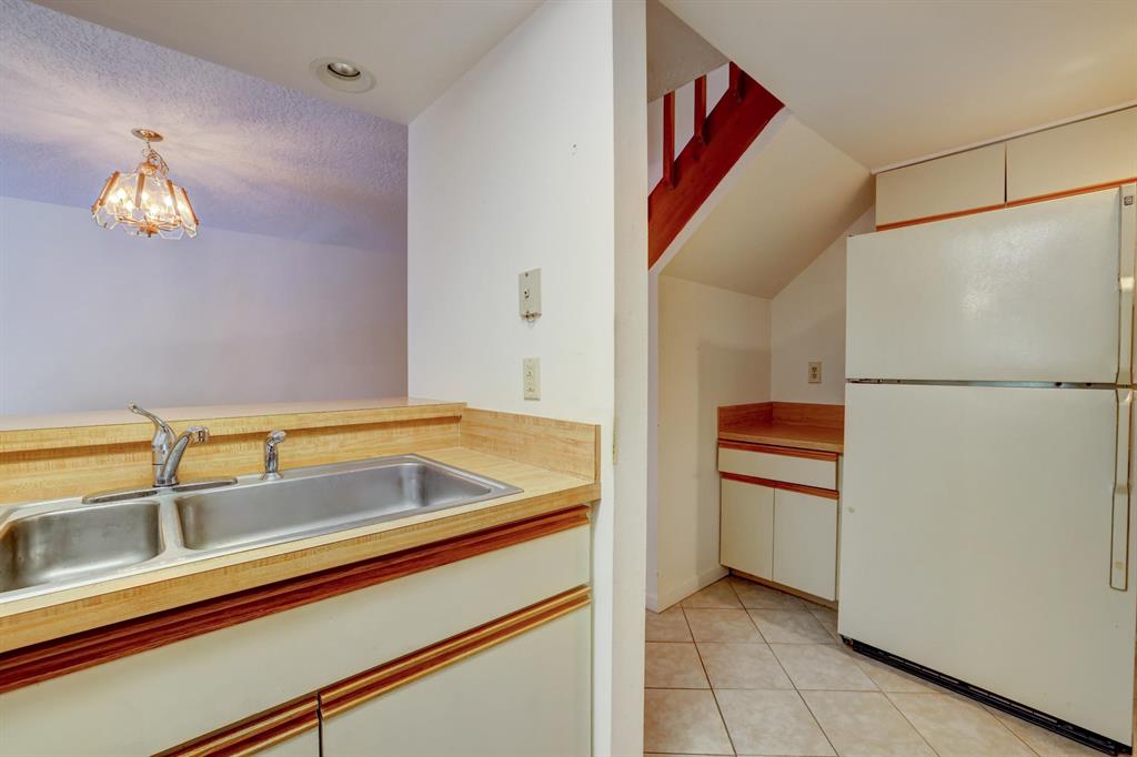 BREAKERS LANDING, A CONDOMINIUM - Residential