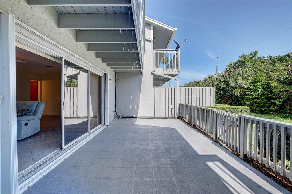 BREAKERS LANDING, A CONDOMINIUM - Residential