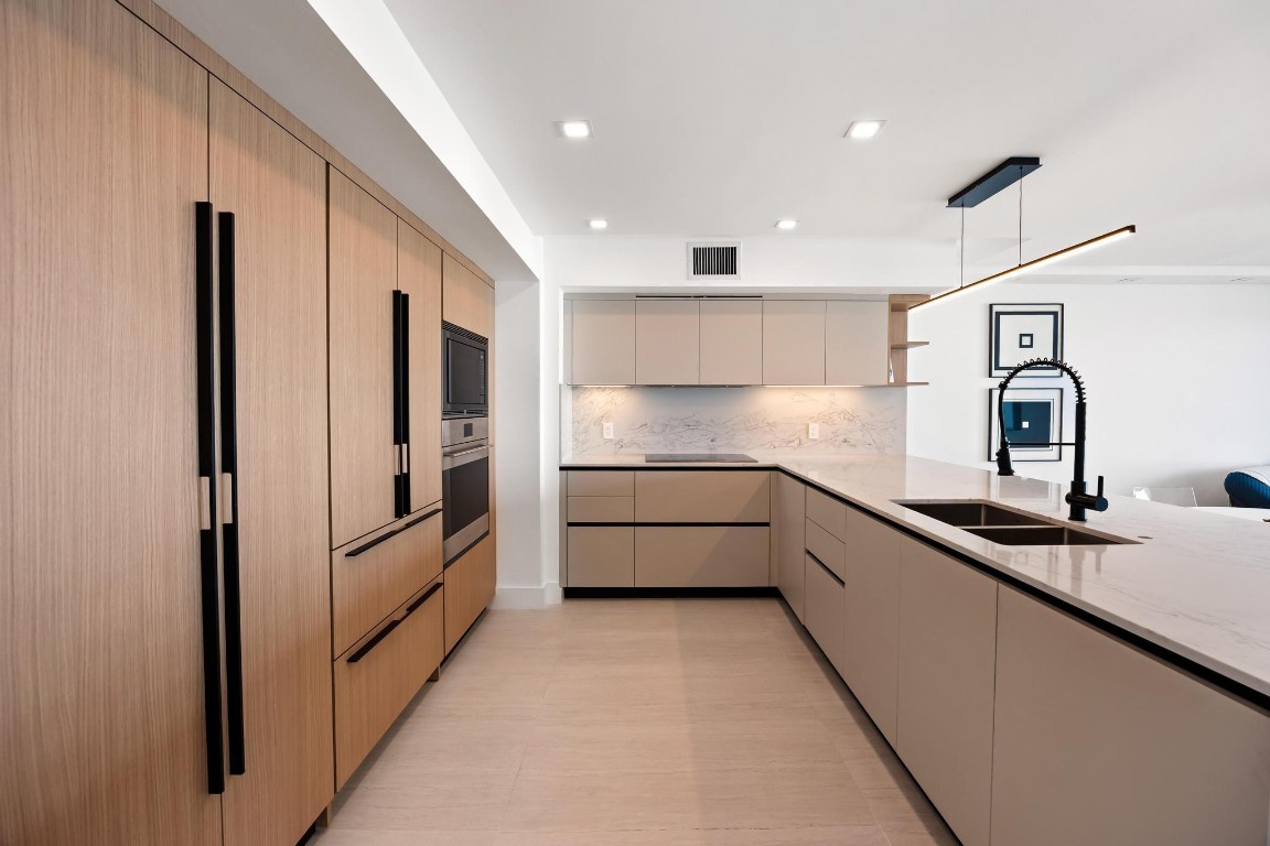 9499 Collins Avenue 603