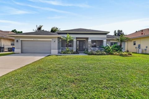 Photo of 8565 SE Pinehaven Avenue, Hobe Sound, FL 33455 (MLS # B26043853)