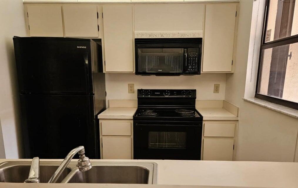 SPRINGDALE HOMES - Residential Lease
