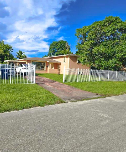 1265 NE 201st Ter Miami FL 33179