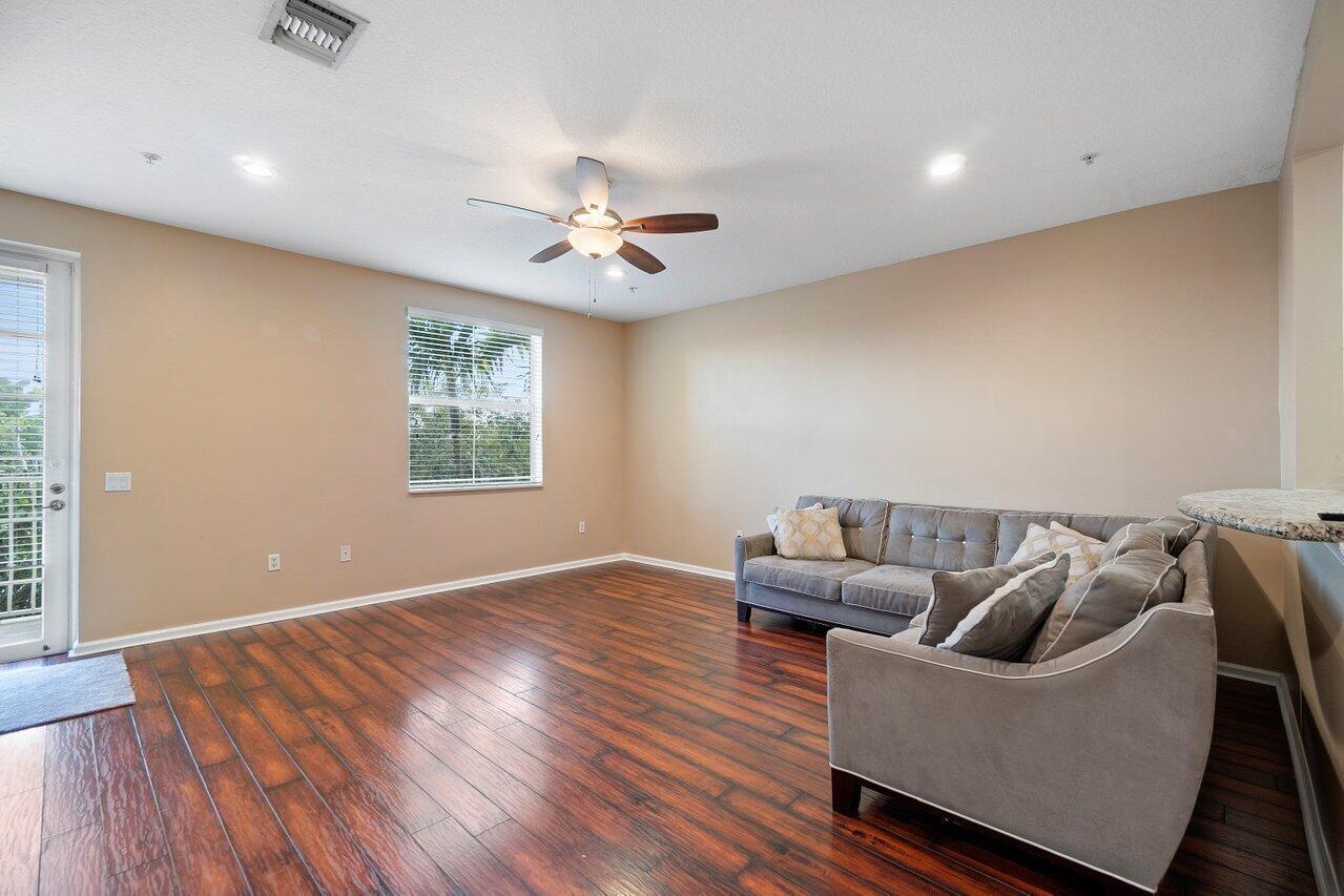 RENAISSANCE COMMONS PUD - Residential Lease