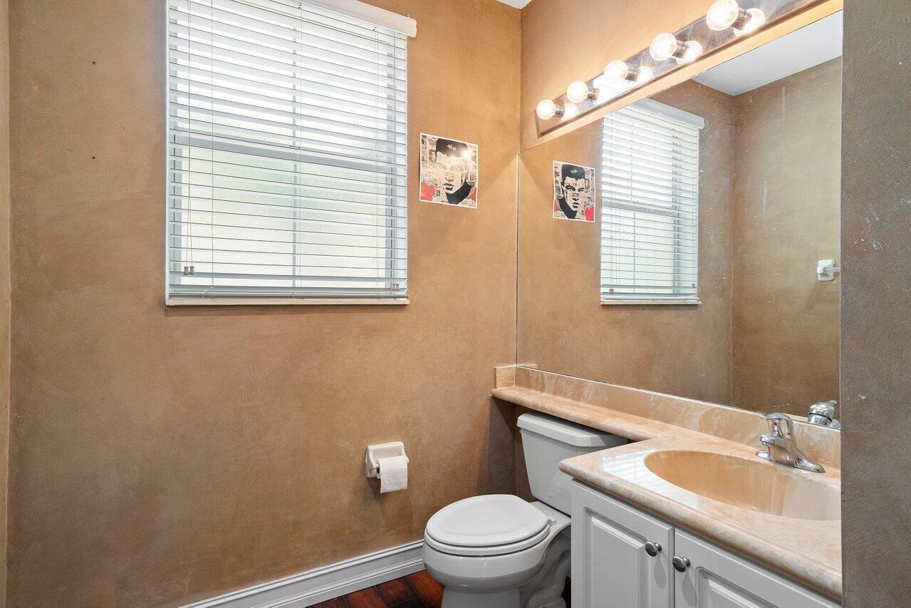 RENAISSANCE COMMONS PUD - Residential Lease