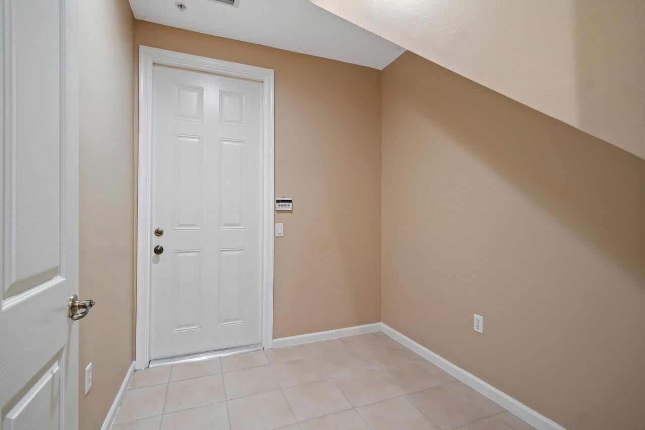 RENAISSANCE COMMONS PUD - Residential Lease