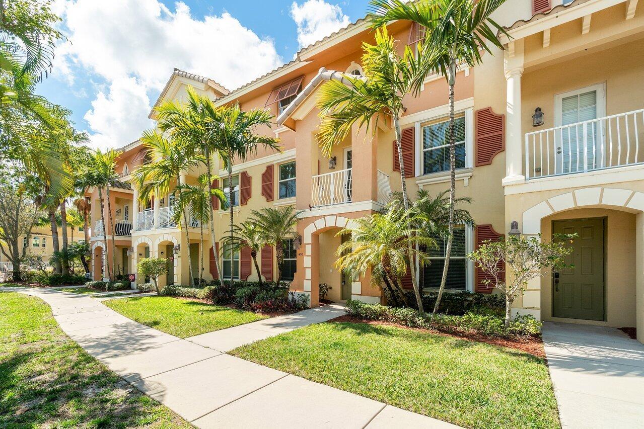 RENAISSANCE COMMONS PUD - Residential Lease