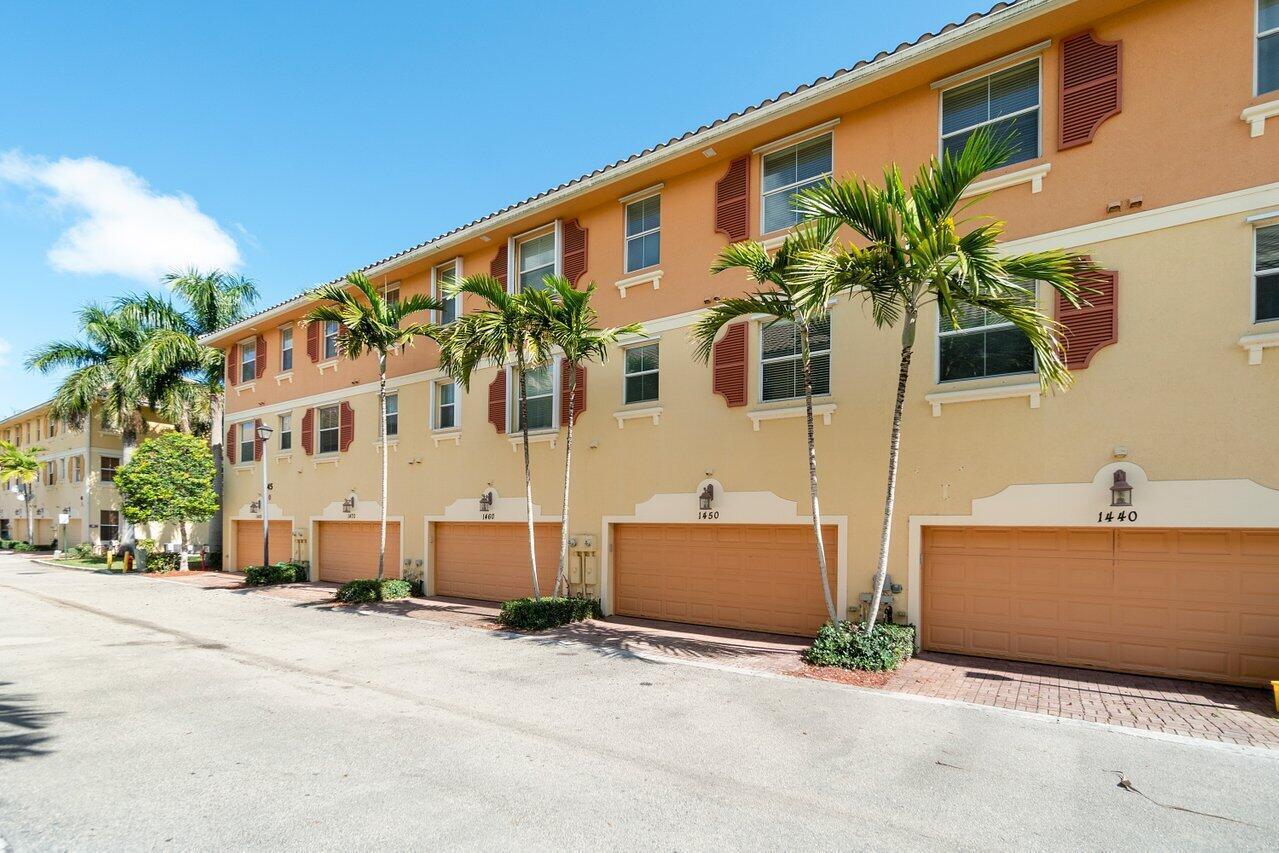 RENAISSANCE COMMONS PUD - Residential Lease
