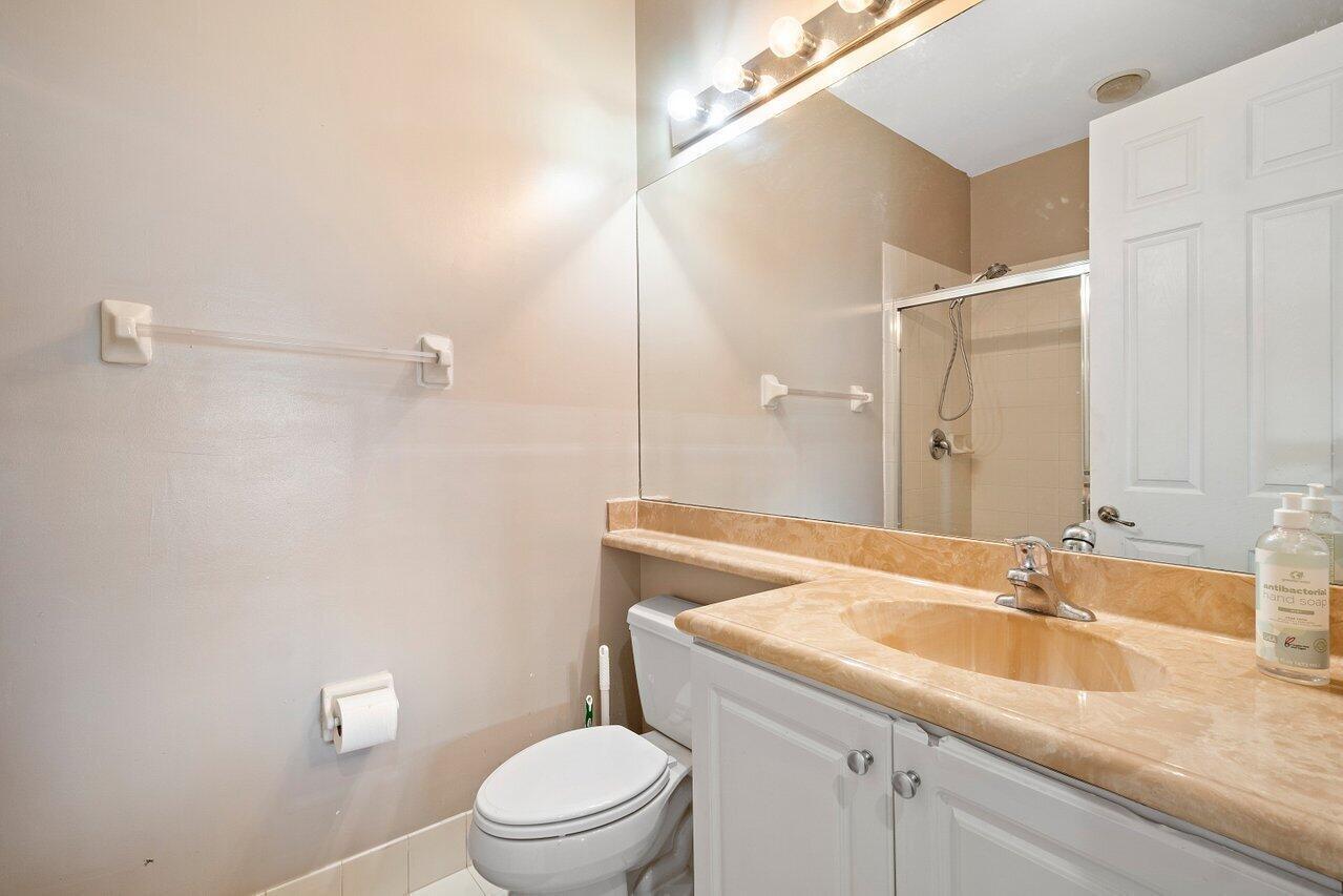 RENAISSANCE COMMONS PUD - Residential Lease