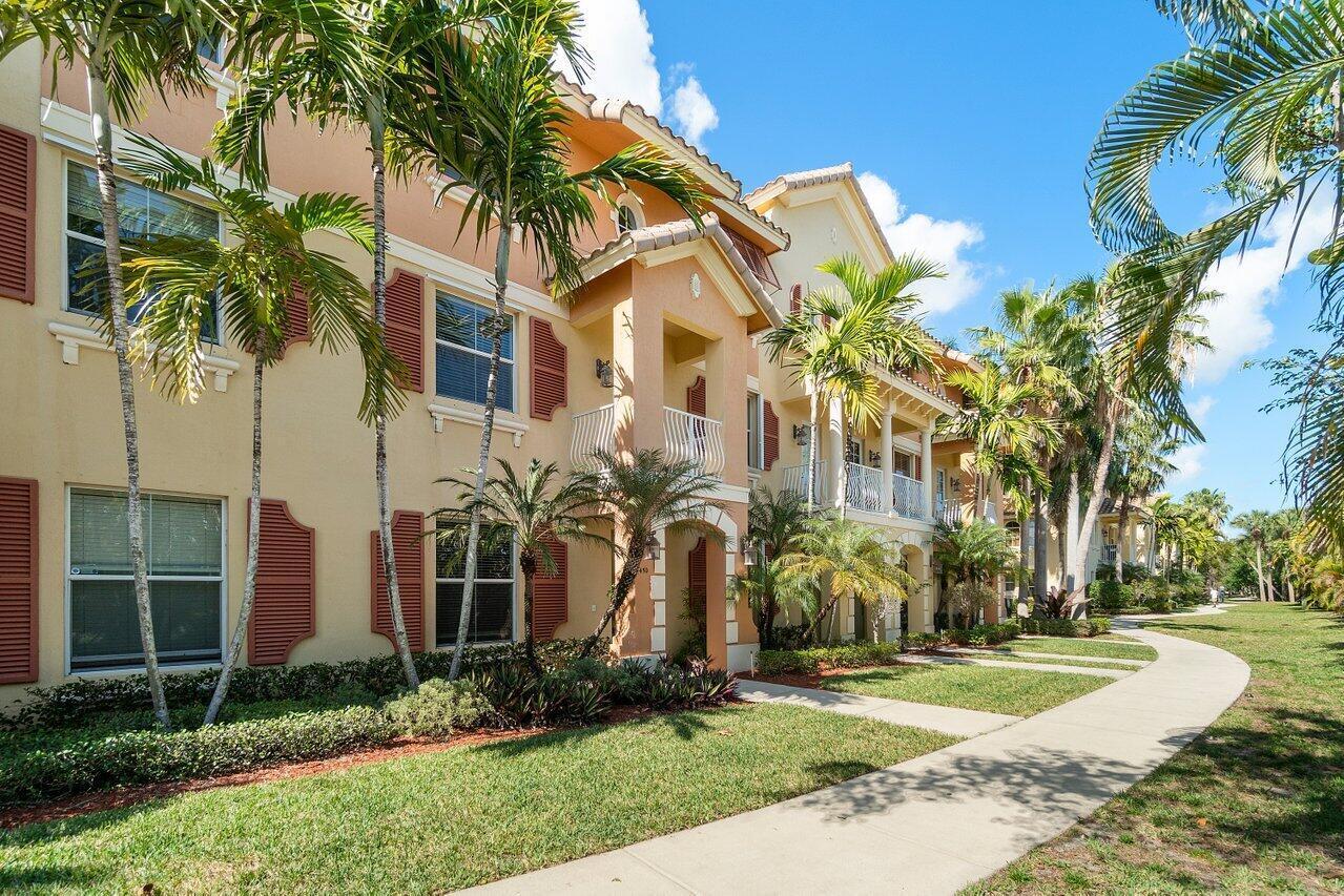 RENAISSANCE COMMONS PUD - Residential Lease