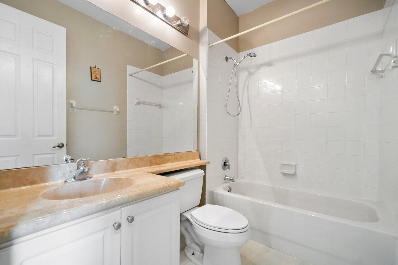 RENAISSANCE COMMONS PUD - Residential Lease