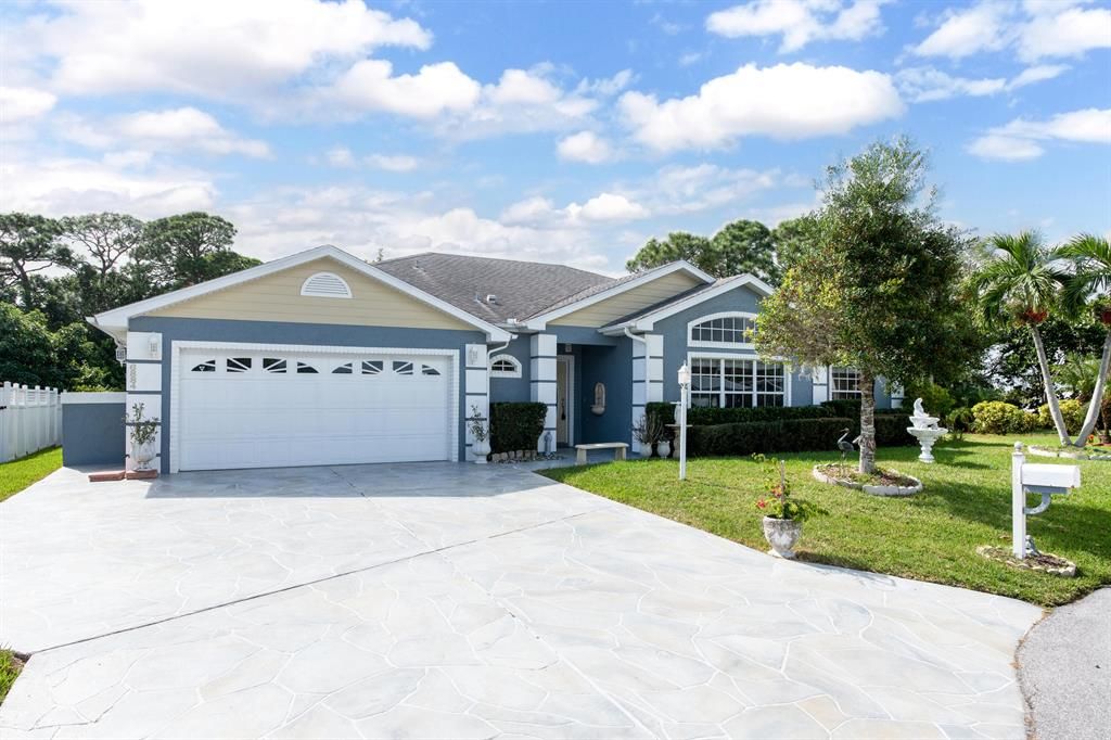 Photo of 6884 Bronte Circle, Port St Lucie, FL 34952 (MLS # R10882875)
