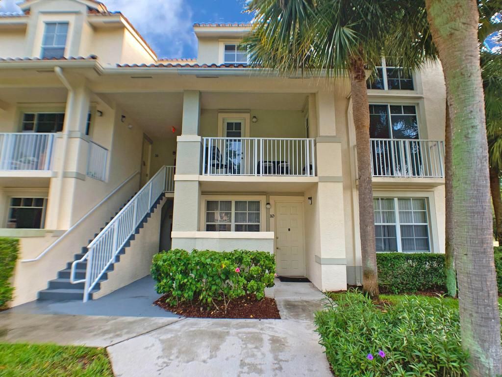 Photo of 1054 University Boulevard #10, Jupiter, FL 33458 (MLS # R11009660)