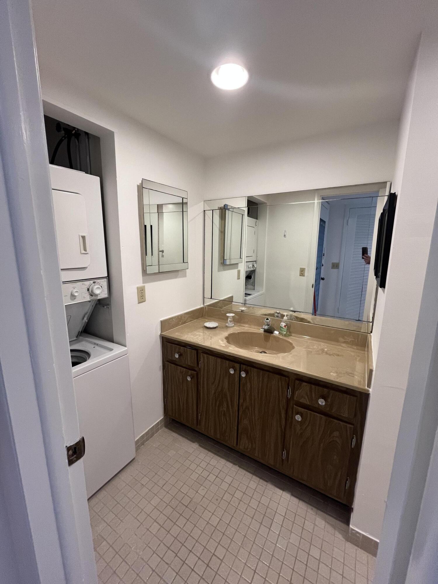 KINGS POINT - Residential