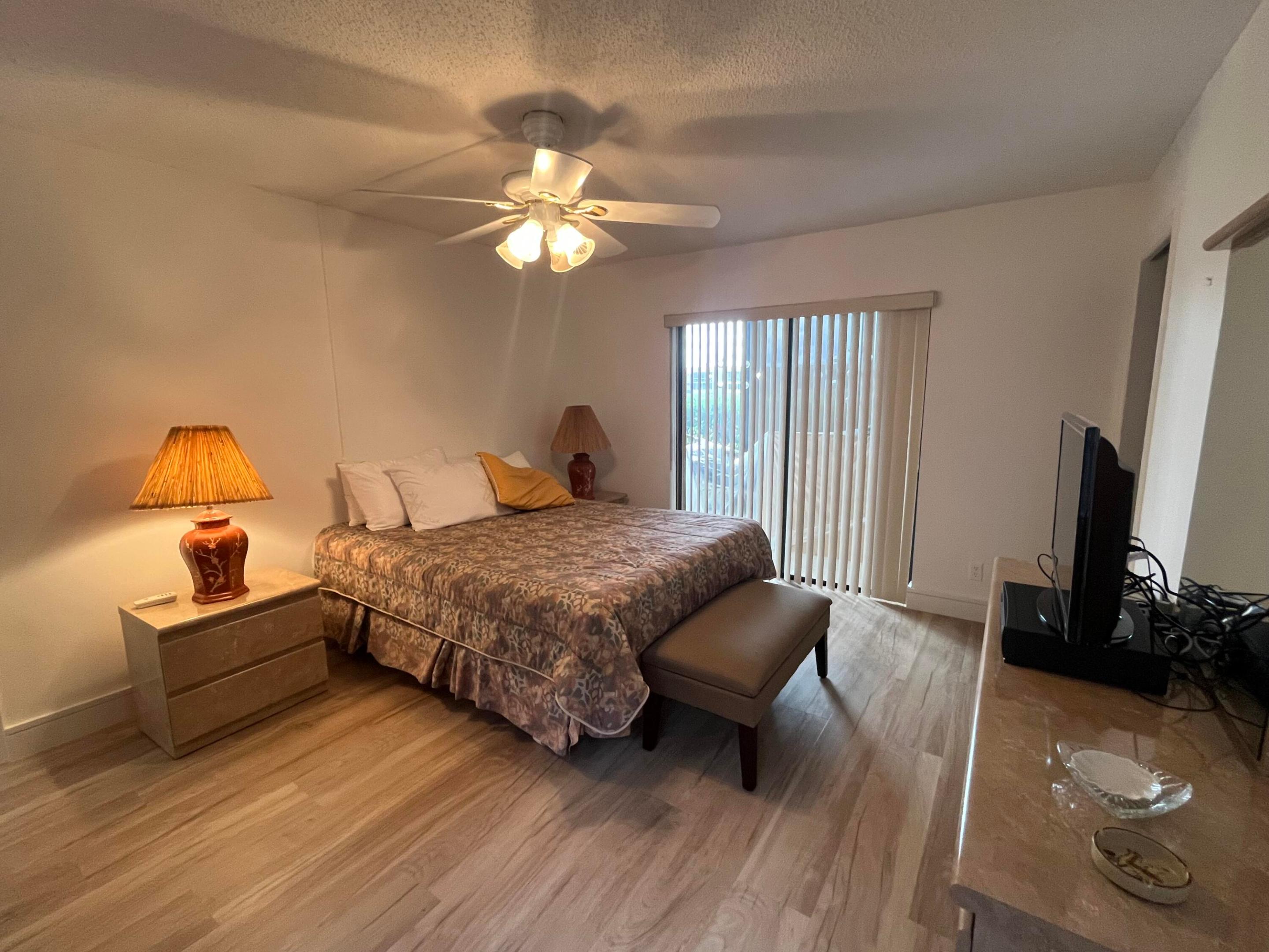 KINGS POINT - Residential