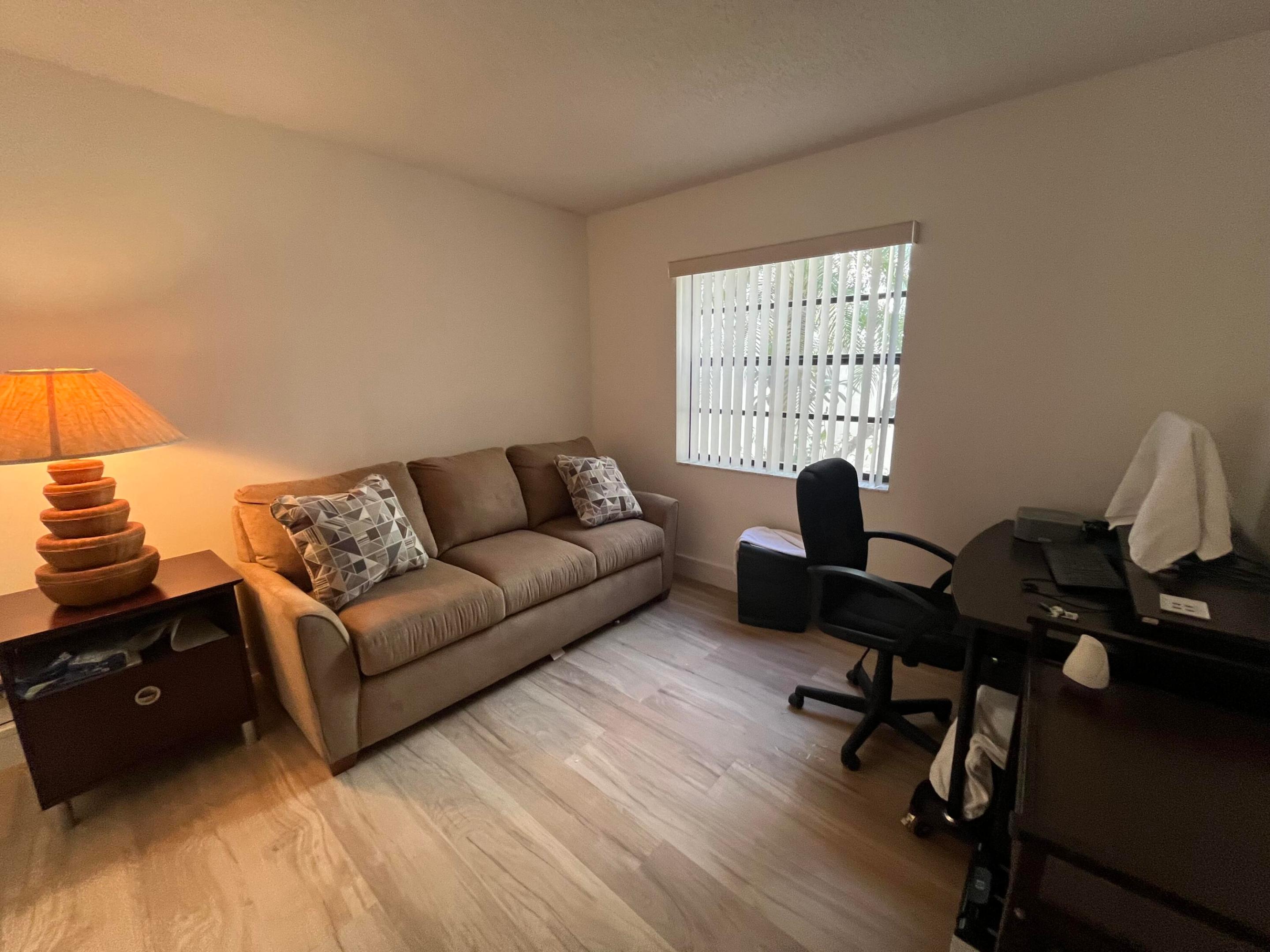 KINGS POINT - Residential