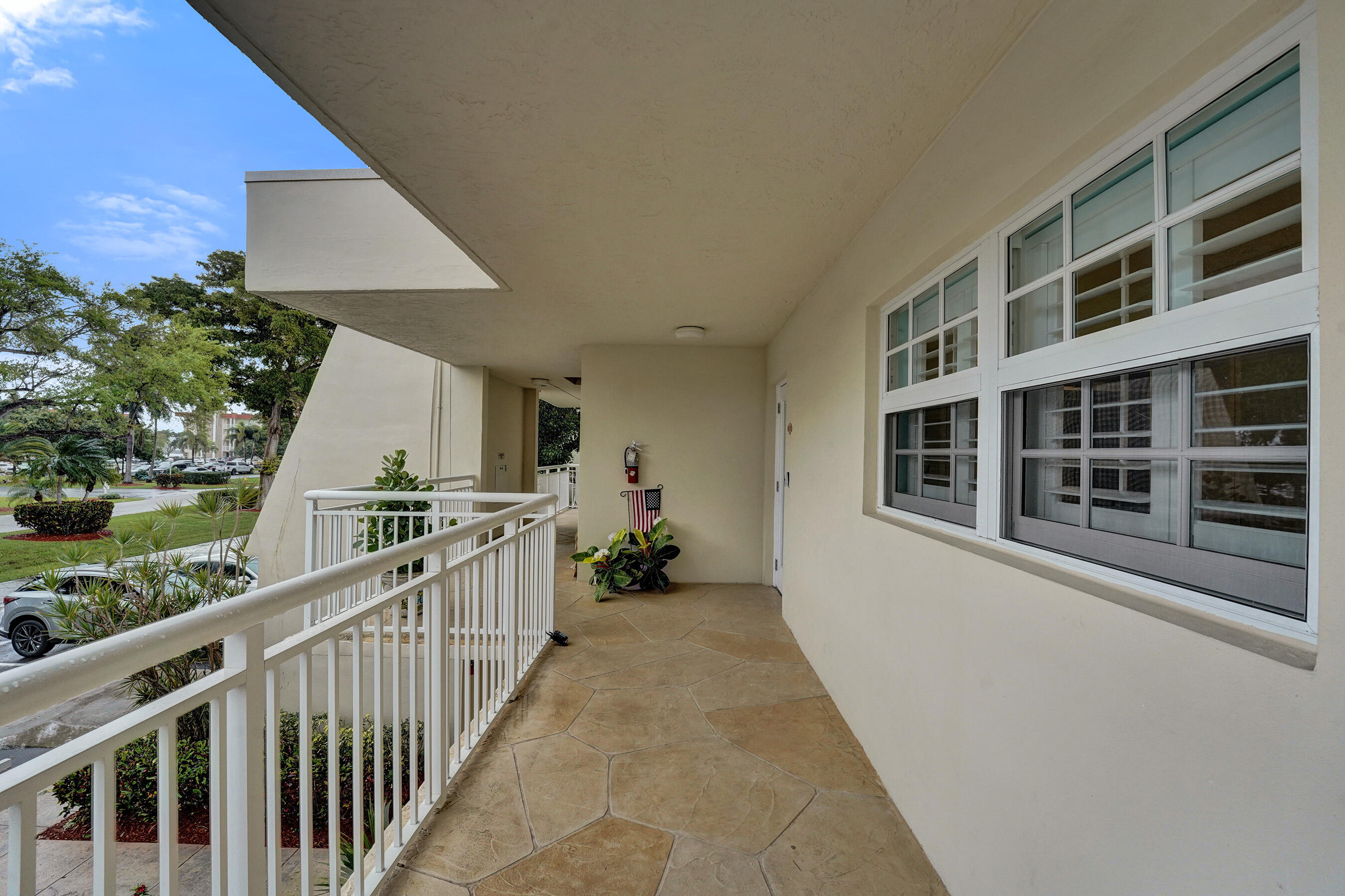 PALM-AIRE AT CORAL KEY GARDEN - Residential