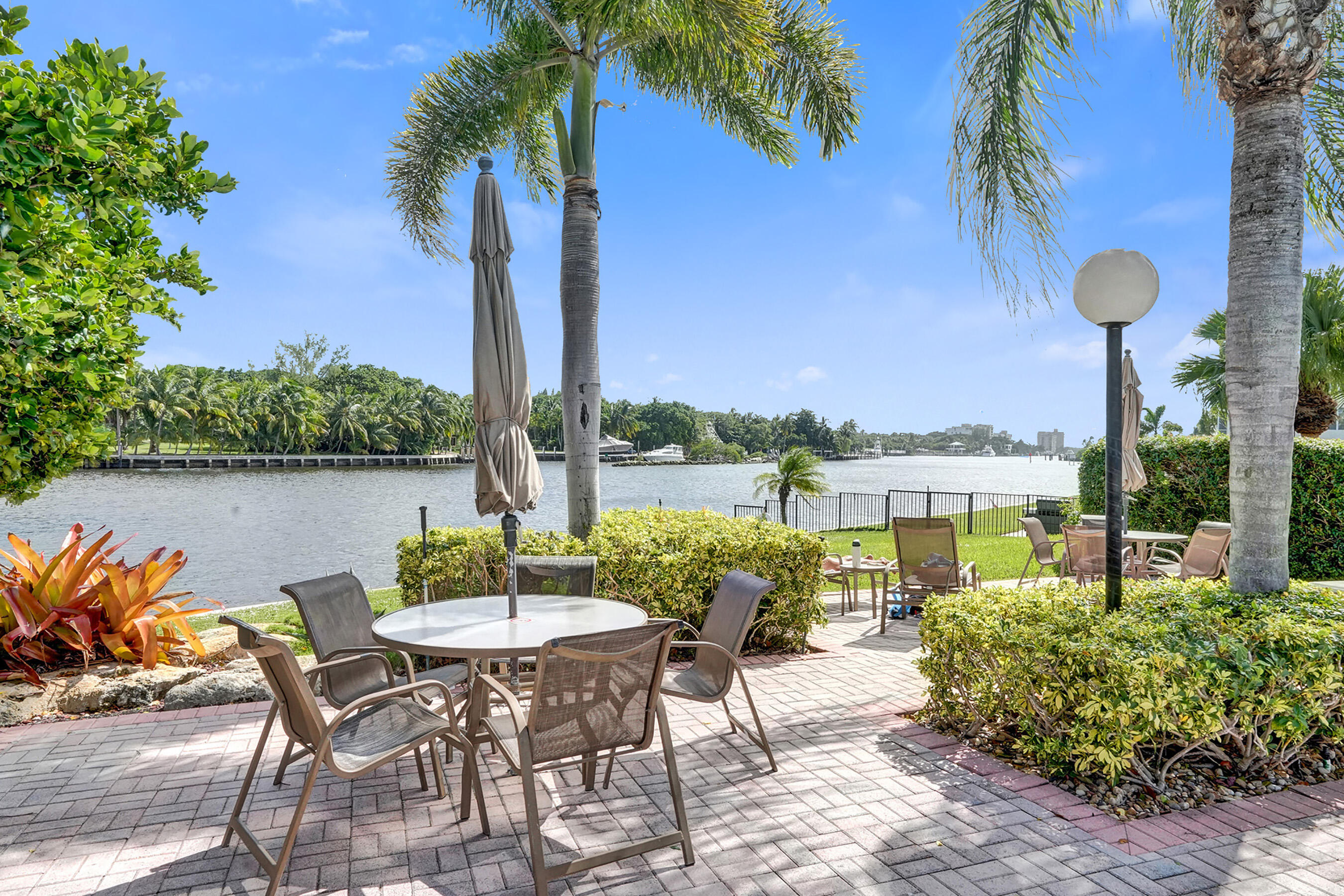 PALM-AIRE AT CORAL KEY GARDEN - Residential
