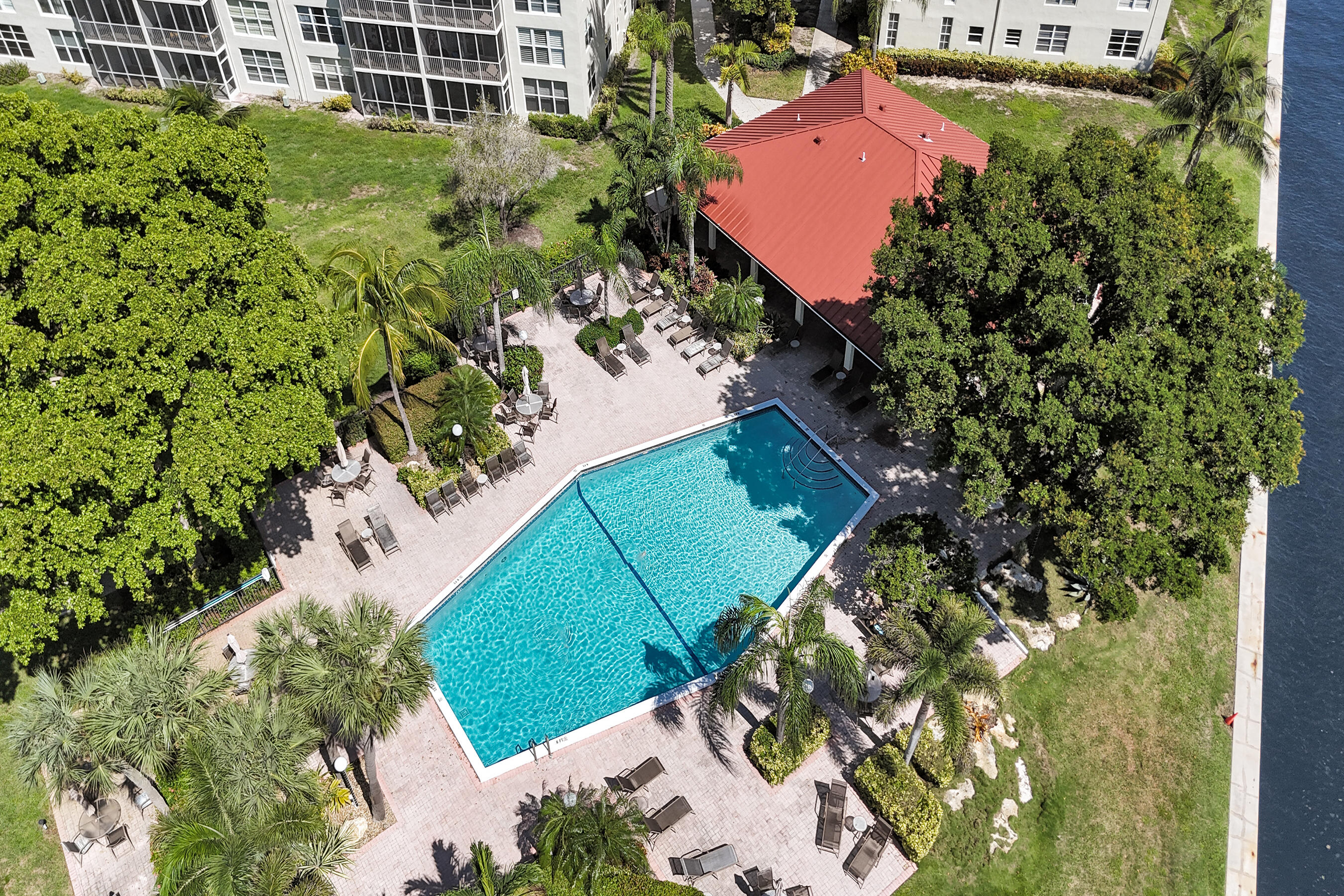 PALM-AIRE AT CORAL KEY GARDEN - Residential