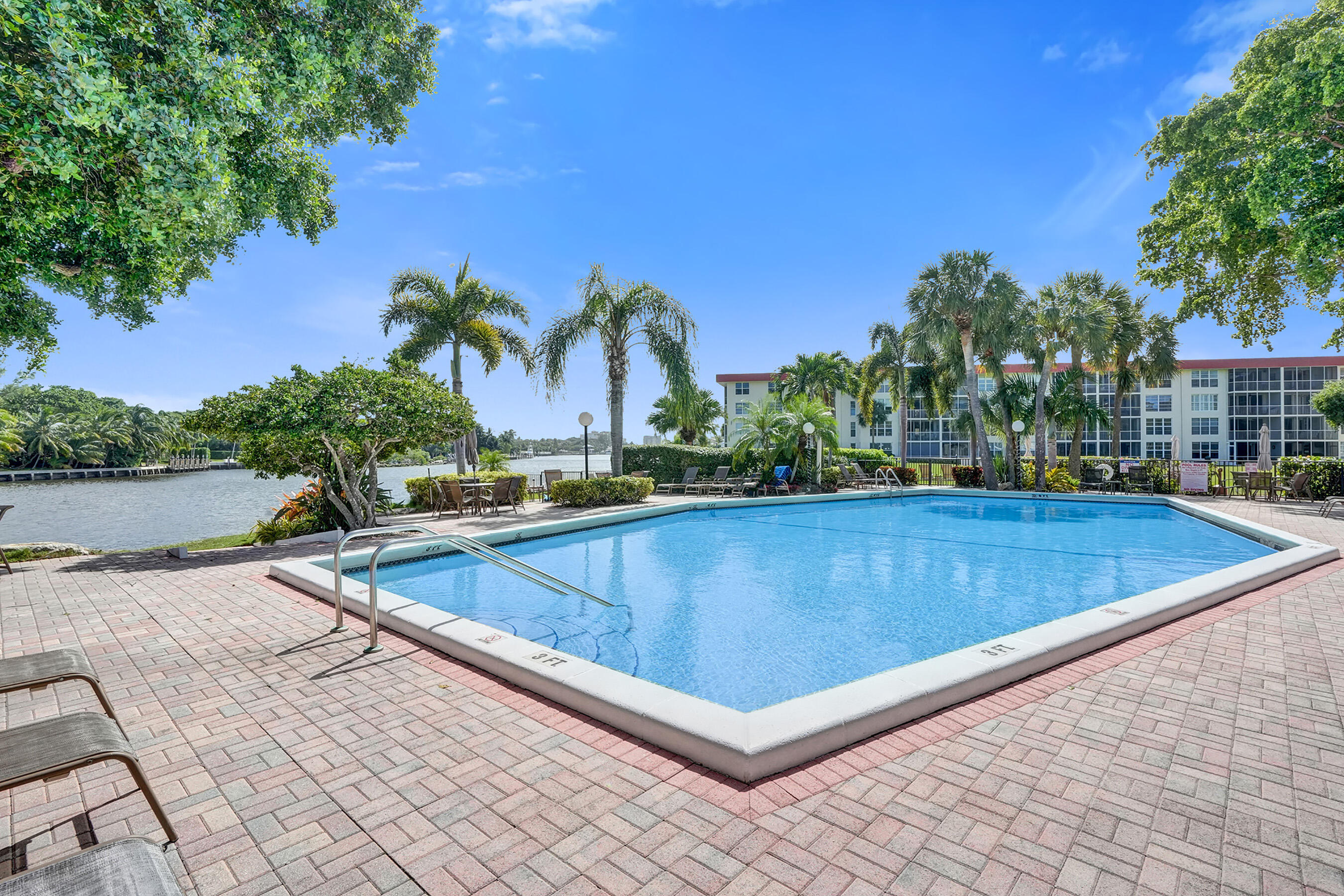 PALM-AIRE AT CORAL KEY GARDEN - Residential