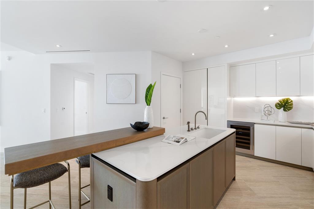 Four Seasons - Residential