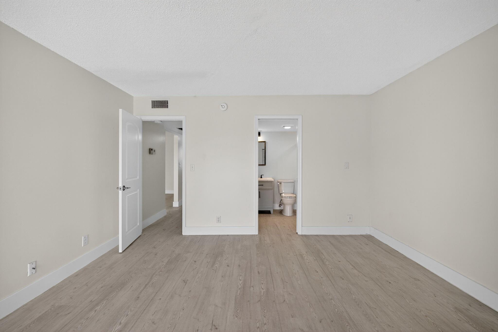 WYNMOOR VILLAGE - Residential