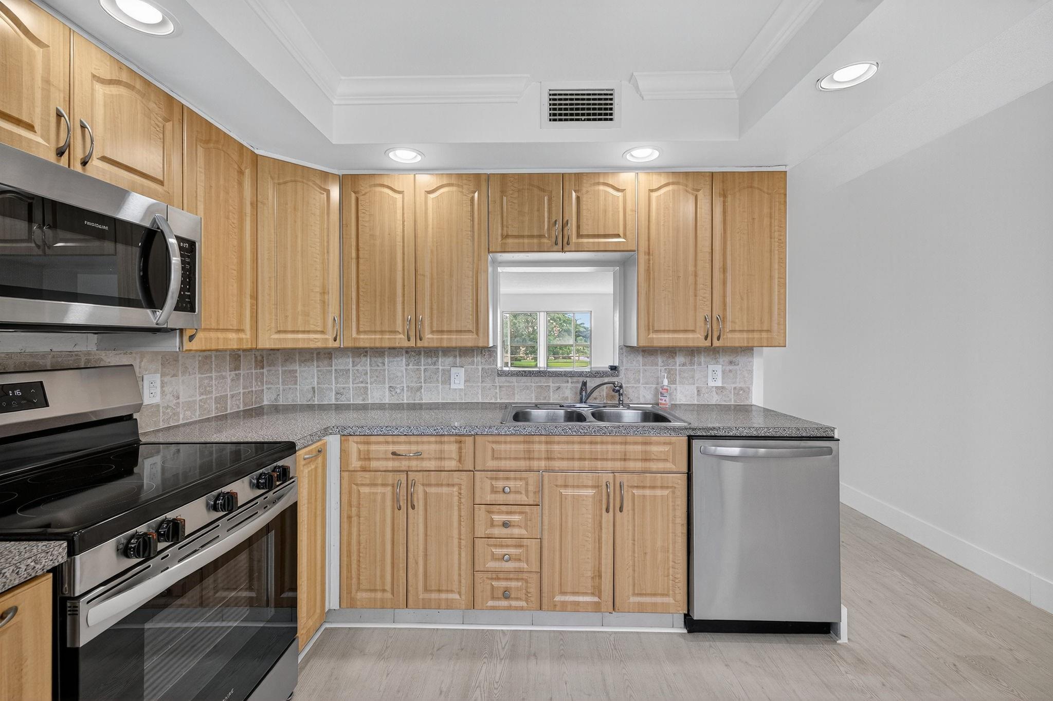 2902 Victoria Cir G3