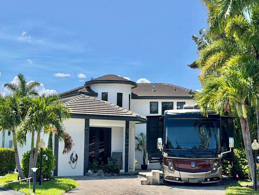 Photo of 486 S Cortez Drive Circle S #486, Margate, FL 33068 (MLS # B26049825)