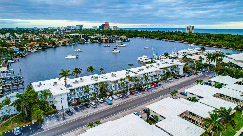 Photo of 2727 Yacht Club Boulevard, Fort Lauderdale, FL 33304 (MLS # B26023184)