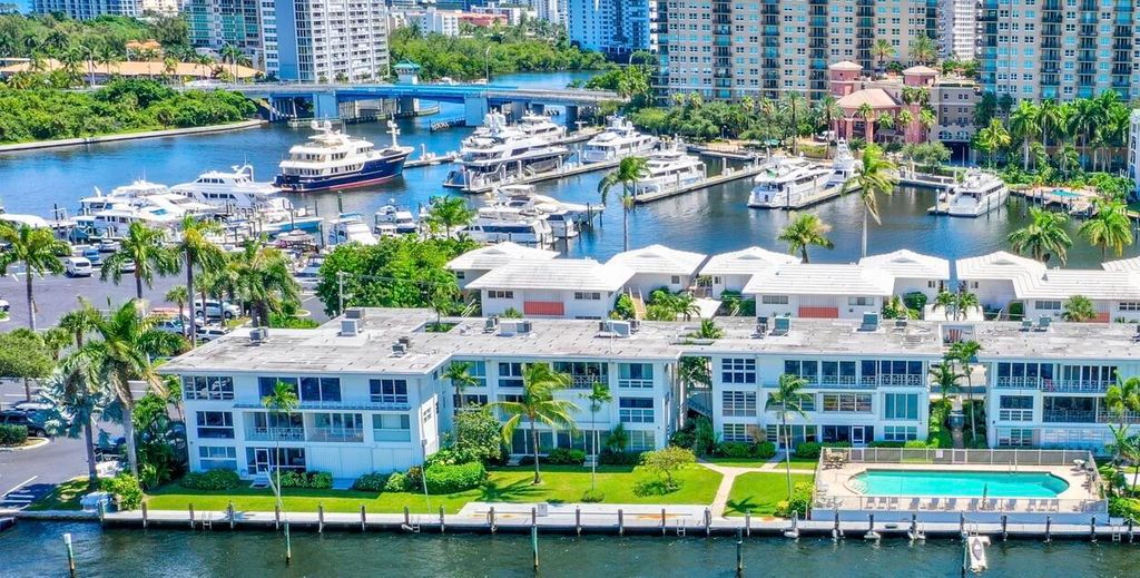 Photo of 2727 Yacht Club Boulevard, Fort Lauderdale, FL 33304 (MLS # B26023184)