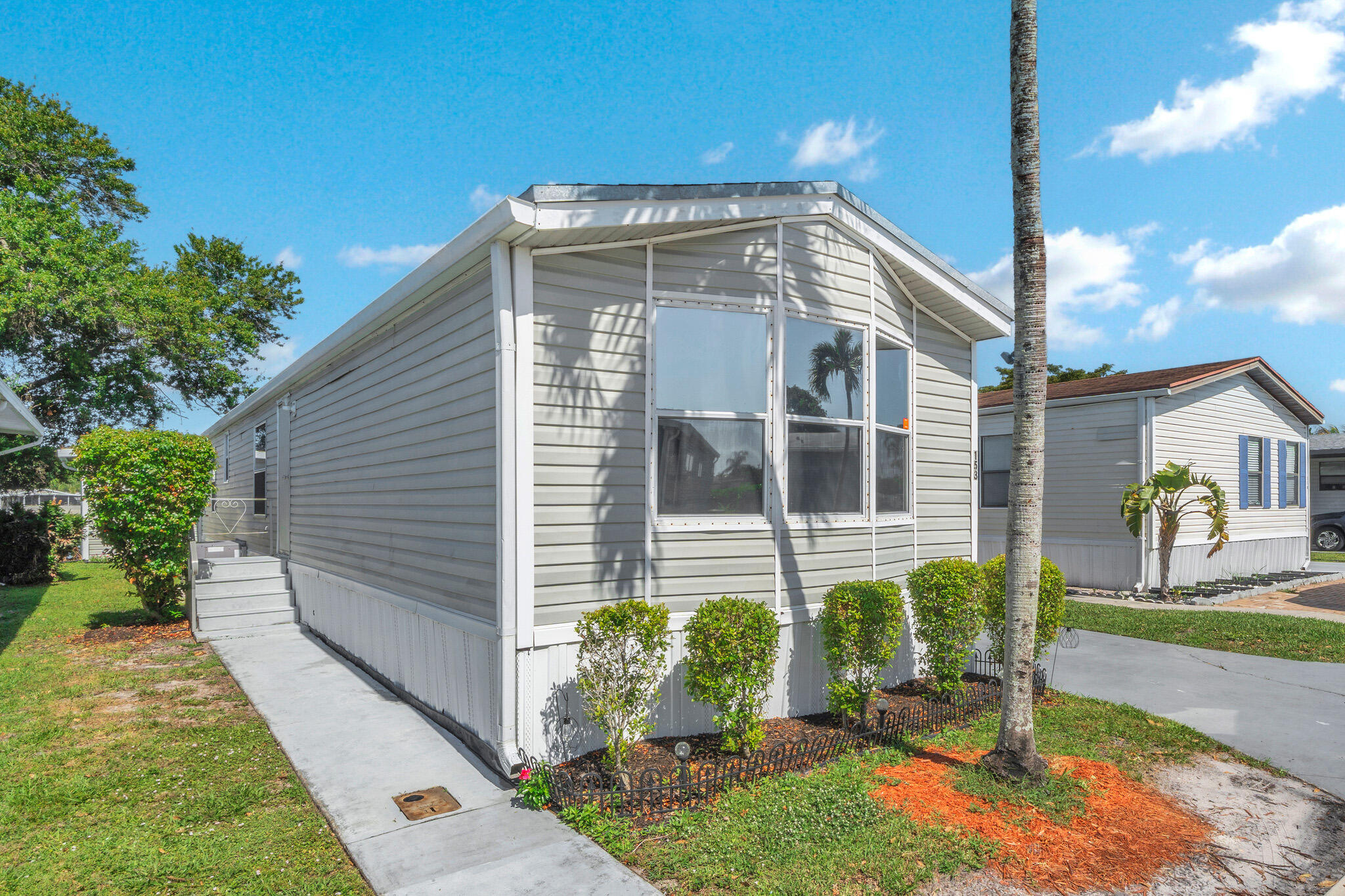 153 Plantation Boulevard