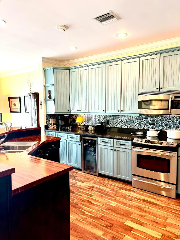 COCONUT COVE OF LANTANA CONDO - Residential Lease