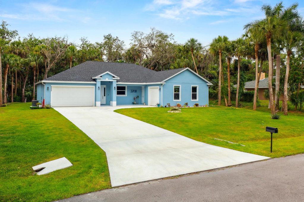 Photo of 2205 River Hammock Lane, Fort Pierce, FL 34981 (MLS # R10988893)