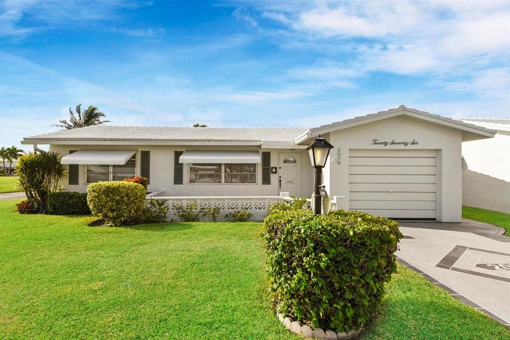 Photo of 2076 SW 12th Avenue, Boynton Beach, FL 33426 (MLS # R10744299)