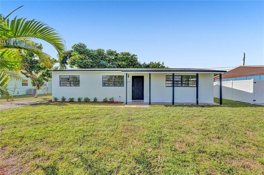 Photo of 9291 Bloomfield Dr, Palm Beach Gardens, FL 33410 (MLS # F10312574)