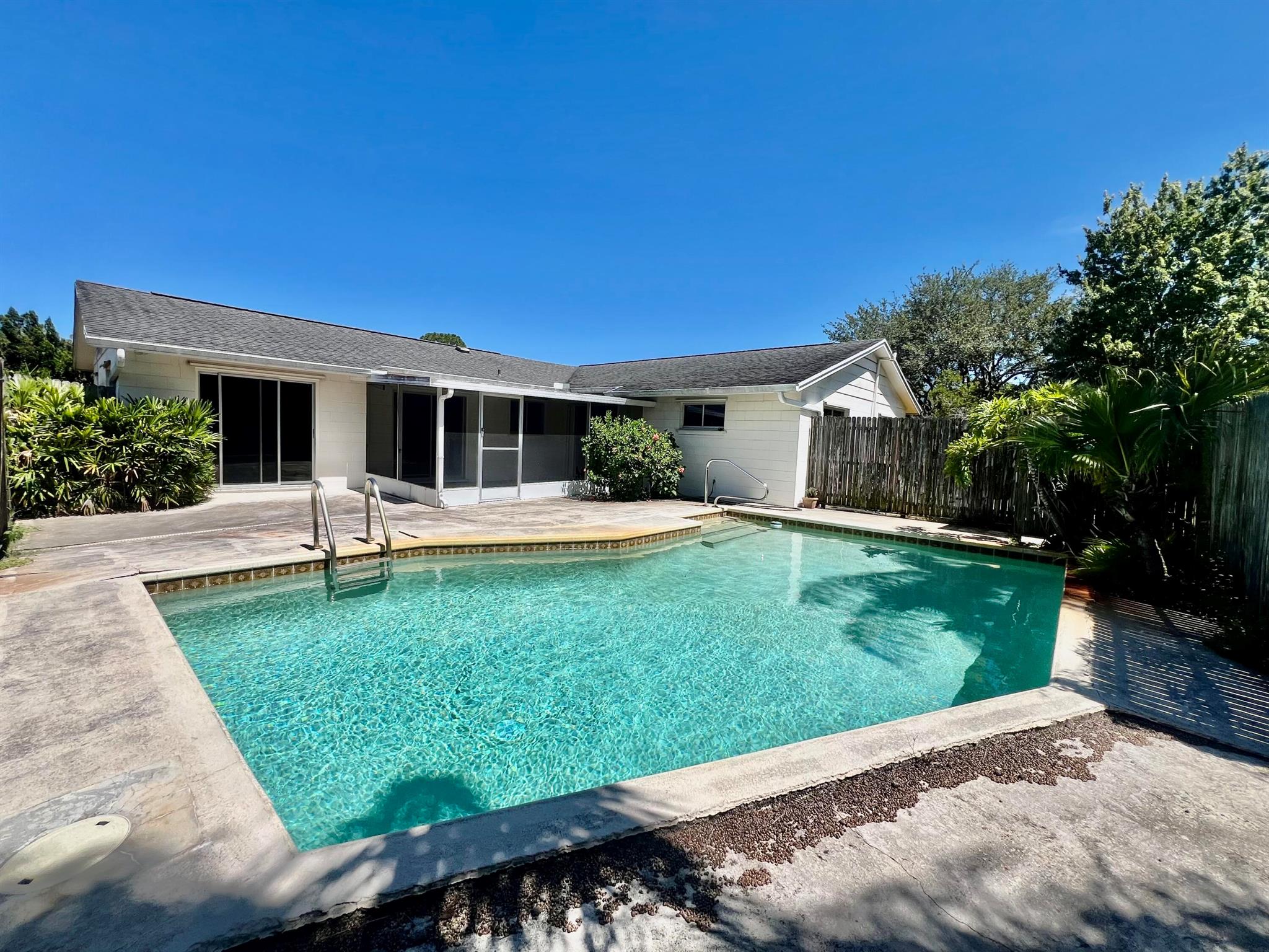 115 15th Avenue, Vero Beach, FL, 32962/$385,000 4 115 15th Avenue