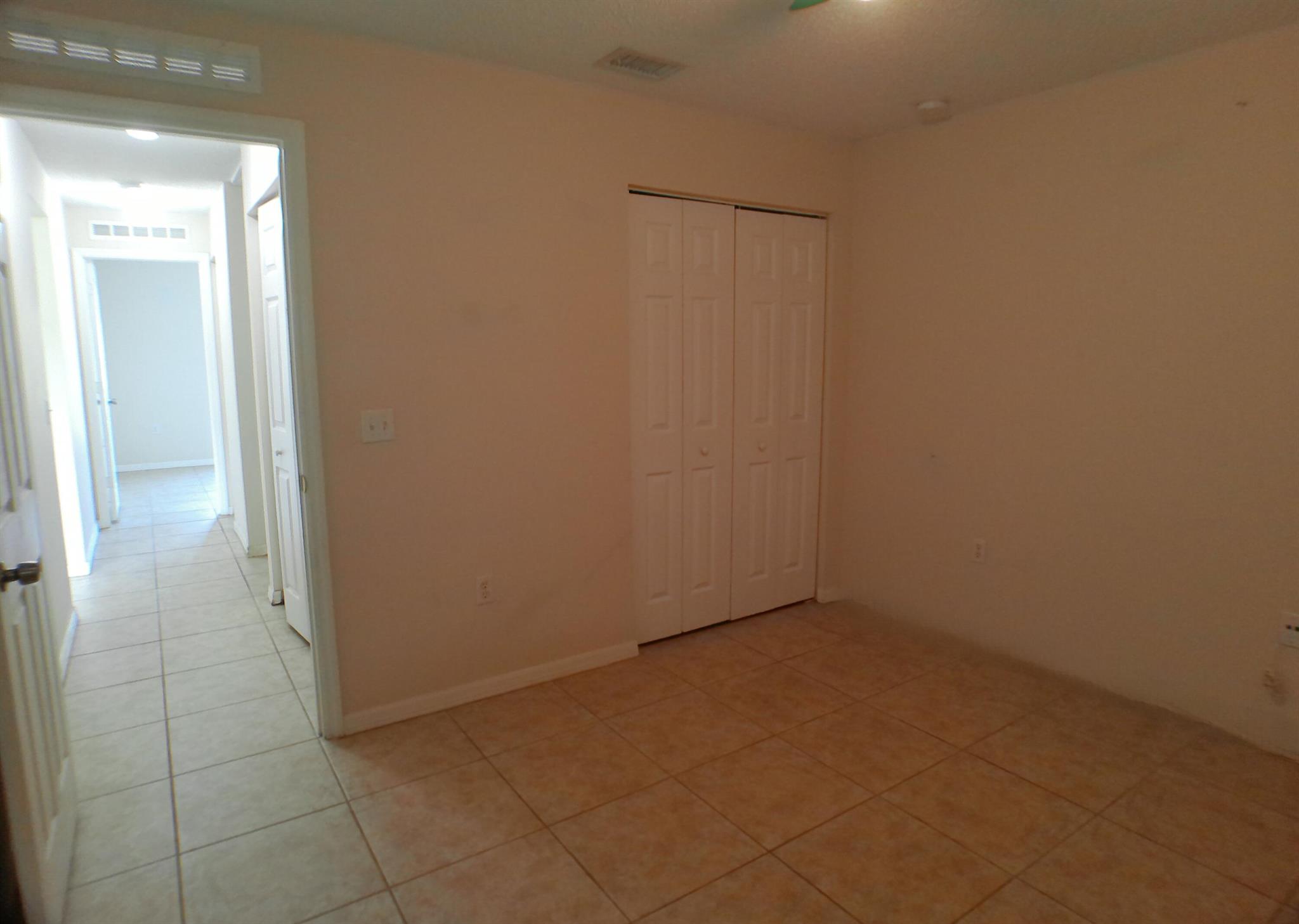 PORT ST LUCIE SECTION 33 - Residential