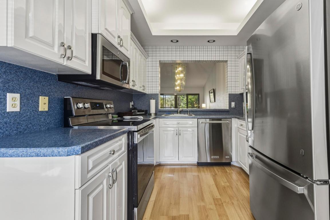 5121 Oak Hill Lane 423