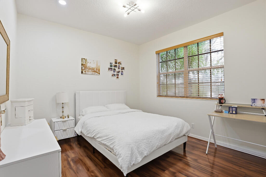 Isola Bella Estates - Residential