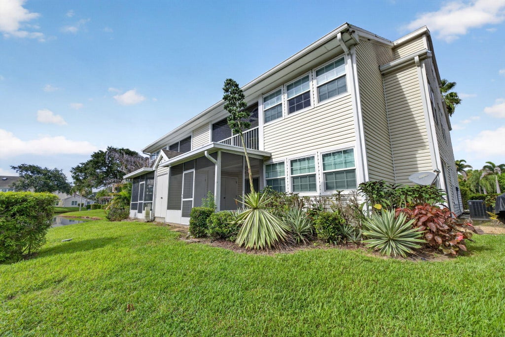 Photo of 1975 WESTMINSTER Circle #4, Vero Beach, FL 32966 (MLS # B26072391)