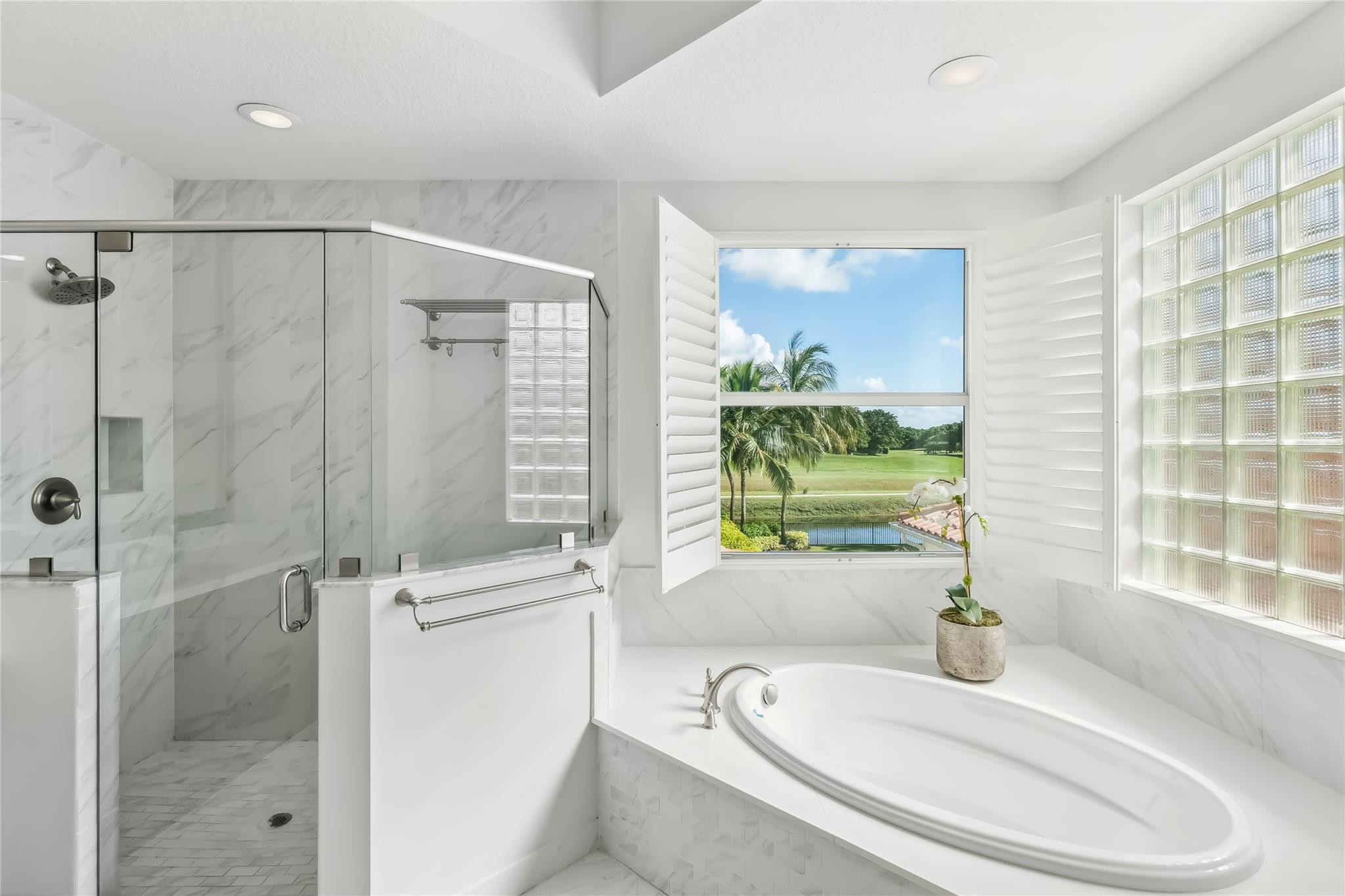 HUNTERS CHASE OF PALM BEACH POLO & COUNT - Residential