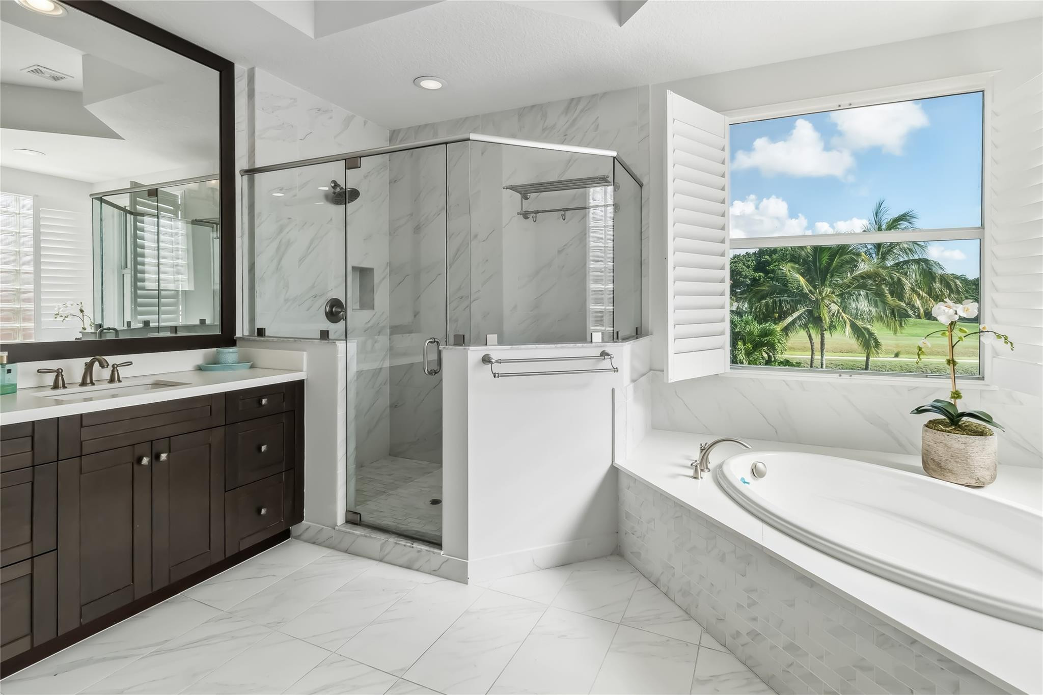 HUNTERS CHASE OF PALM BEACH POLO & COUNT - Residential