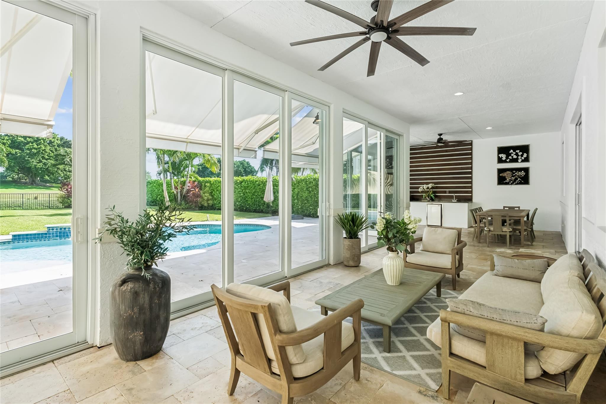 HUNTERS CHASE OF PALM BEACH POLO & COUNT - Residential