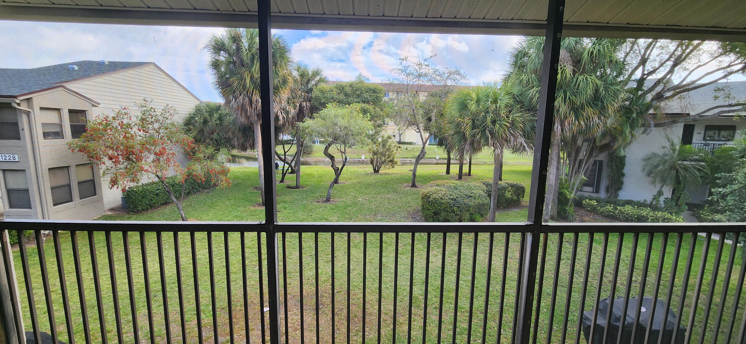 VILLAS AT MEADOW LAKES CONDO - Residential