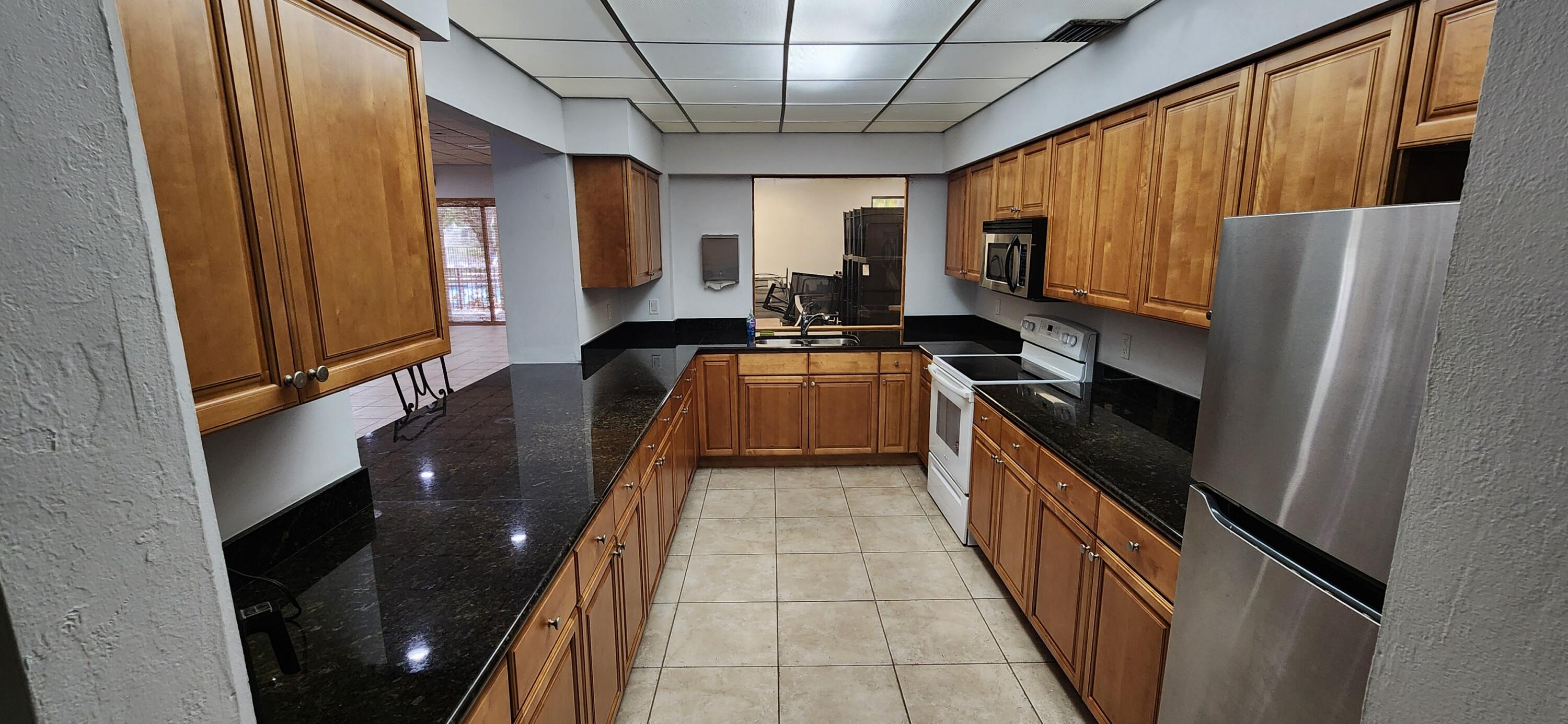 VILLAS AT MEADOW LAKES CONDO - Residential